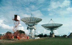 射電望遠(yuǎn)鏡 射電望遠(yuǎn)鏡