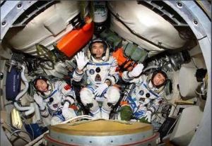 神舟七號(hào)航天員 神舟七號(hào)航天員