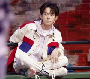 易烊千璽 易烊千璽