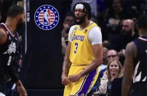 安東尼·戴維斯