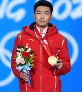 高亭宇速度滑冰男子500米獲金牌 高亭宇速度滑冰男子500米獲金牌