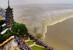 錢塘觀潮 錢塘觀潮