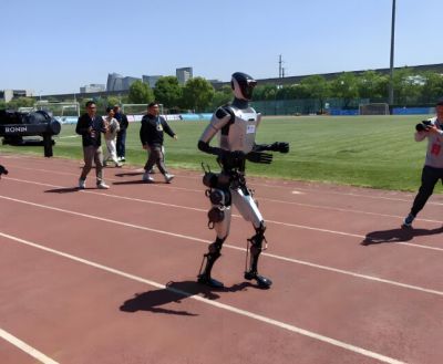 具身智能機(jī)器人運(yùn)動(dòng)會(huì) 具身智能機(jī)器人運(yùn)動(dòng)會(huì)